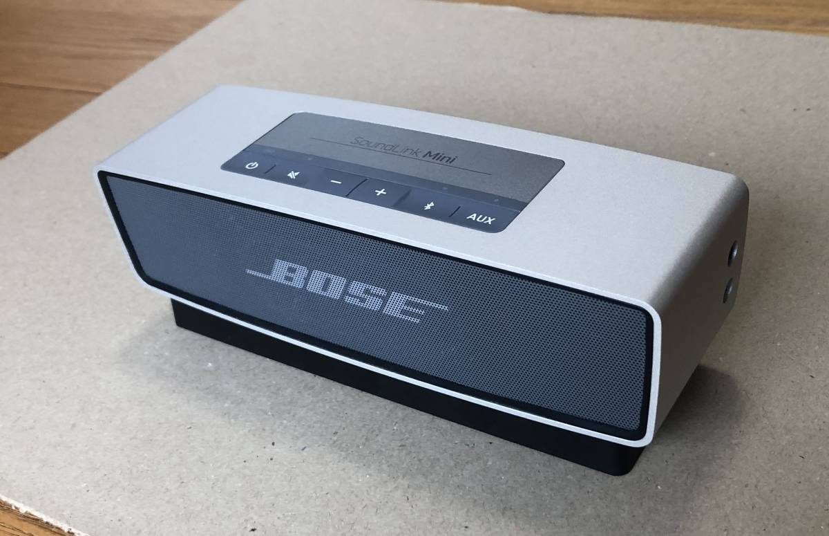あすつく】 USED品 (Bluetoothスピーカー) Mini SoundLink BOSE 通常販売 BOSE SoundLink Mini Bluetooth トラベルケース付 PC周辺機器
