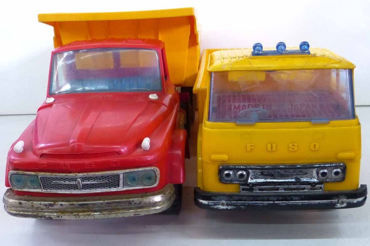 * that time thing!FUSO Japan transportation large truck + dump 2 point set USED goods *
