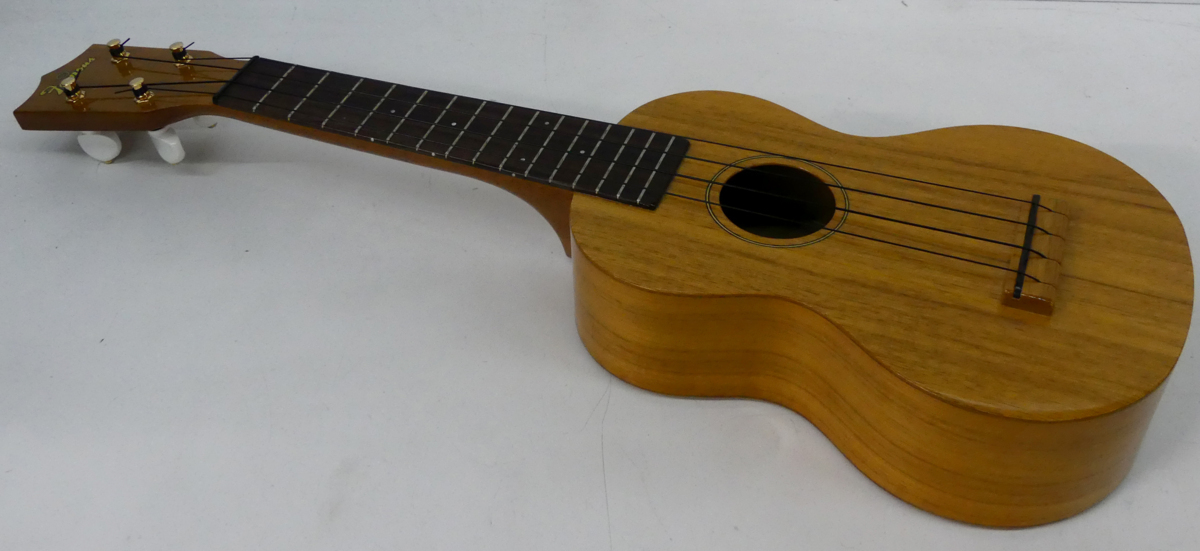 ☆Famous フェイマス UKULELE ウクレレ【FS-5】used☆