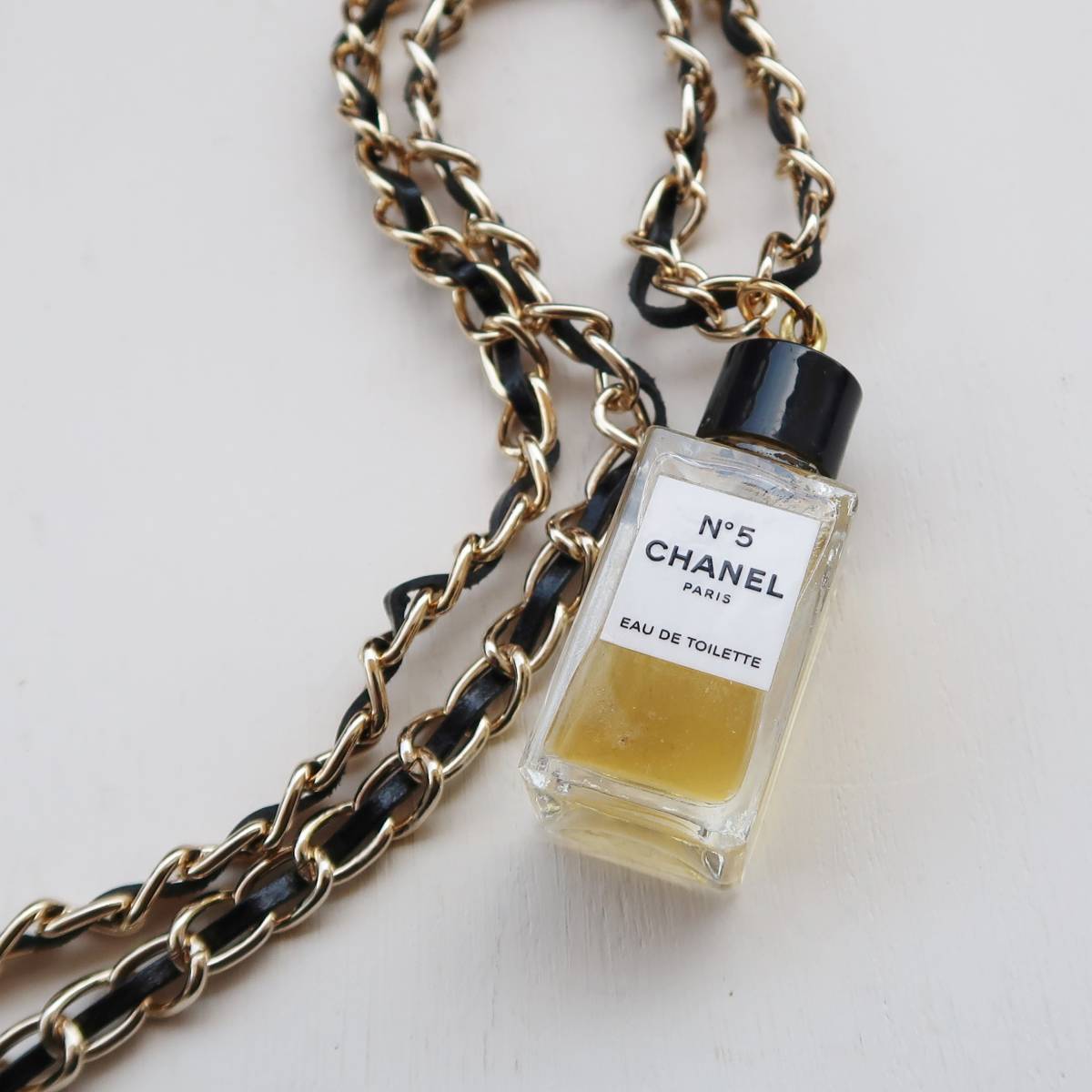  Chanel CHANEL NO.5 духи Mini bottleneck отсутствует кожа Gold черный аксессуары Vintage редкость бесплатная доставка [A2]