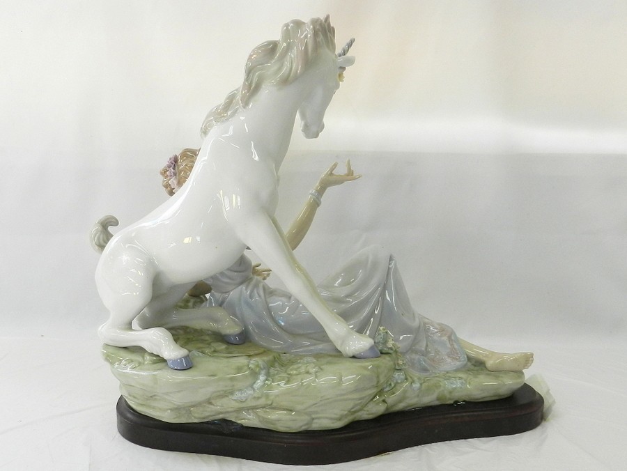 1円スタート フィギュリン LLADRO リヤドロ 女神とユニコーン 馬 女性