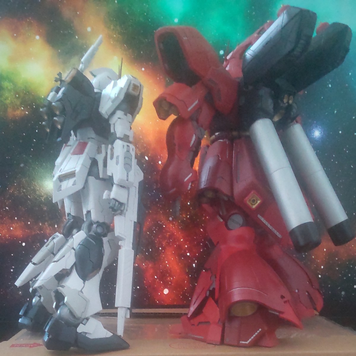 逆襲のシャア　MGニューガンダム・サザビーセット Ver.Ka　ガンプラ 完成品