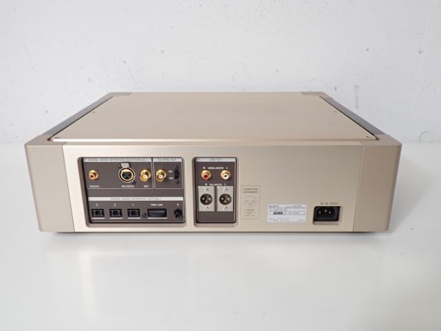 Yahoo!オークション - SONY ソニー D/Aコンバーター DAS-R10 64AE4-8 Yahoo!オークション - SONY ソニー D/Aコンバーター DAS-R10 64AE4-8