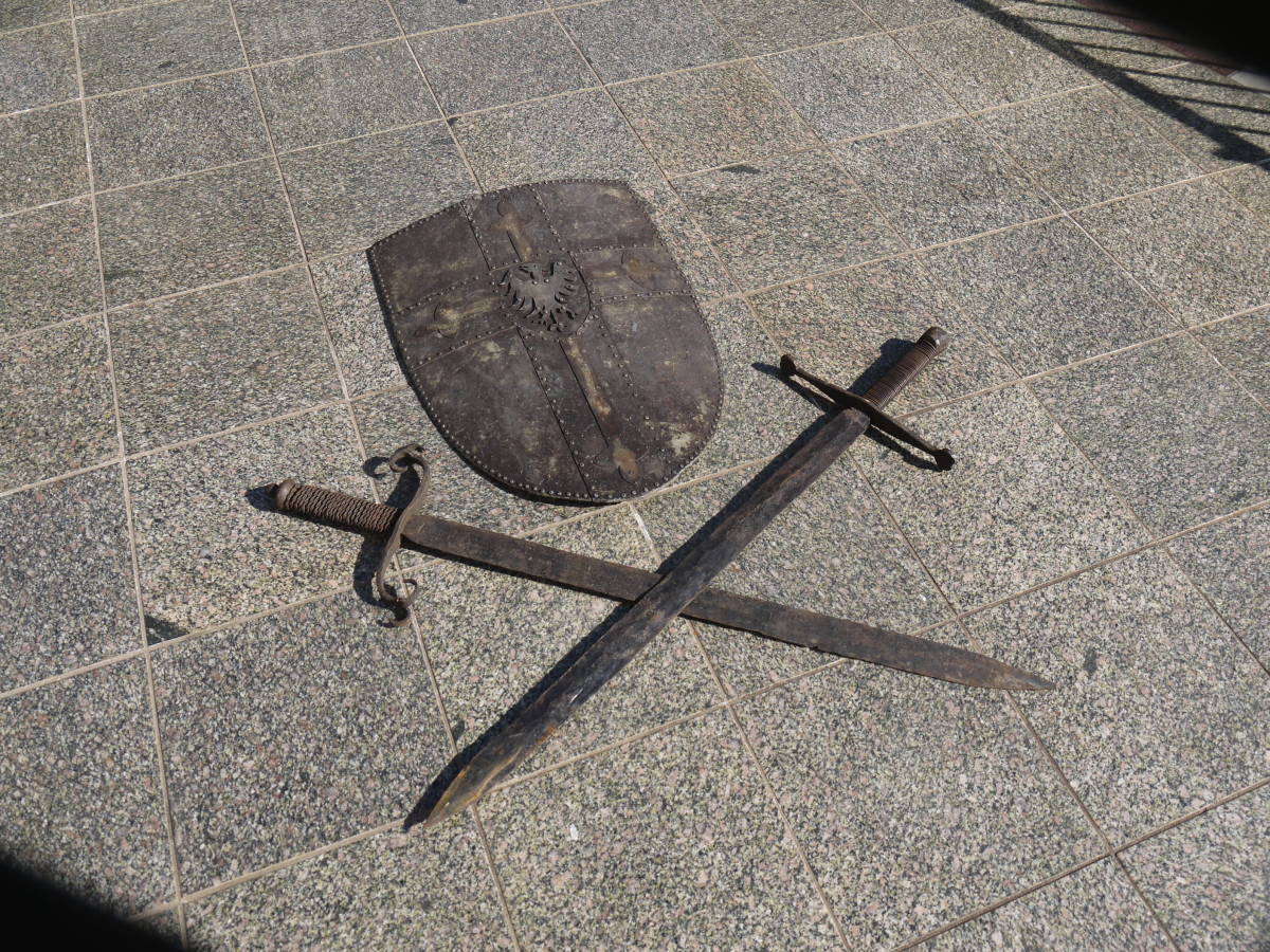 Aアンティーク 盾と剣 中世騎士 ヨーロッパ甲冑 壁掛けオブジェ