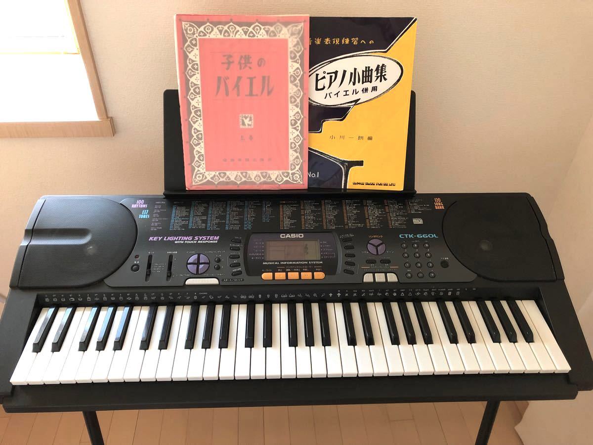 中古美品 CASIO 電子キーボード スタンド付き 120曲 光ガイドで 中古美品 CASIO 電子キーボード スタンド付き 120曲 光ガイドで