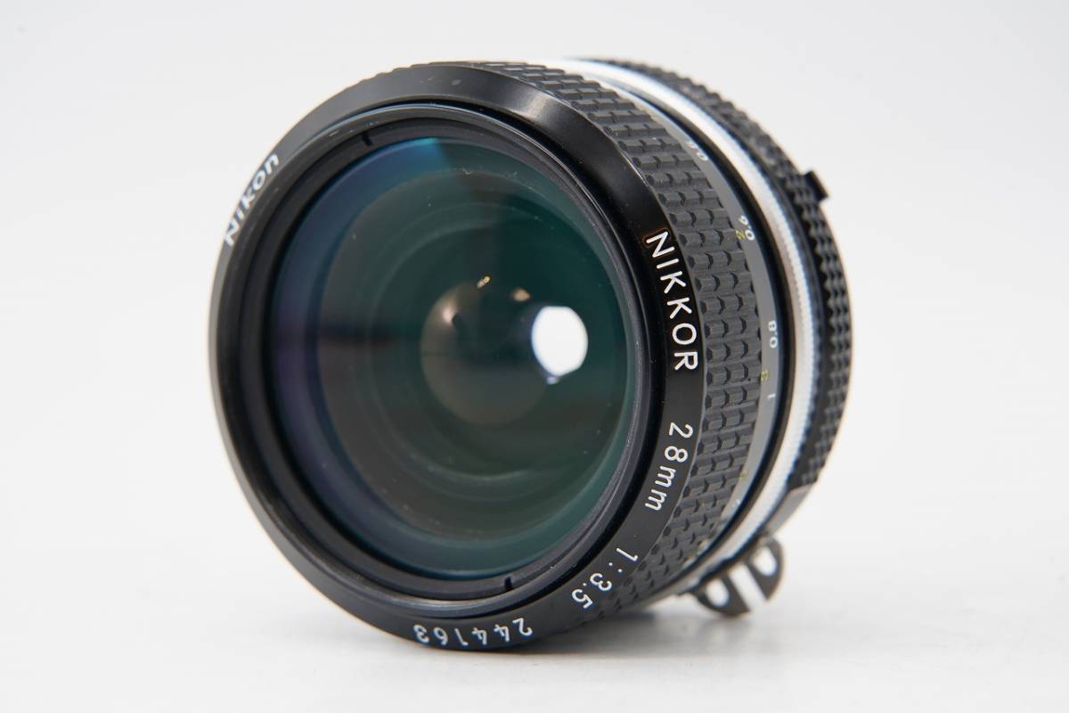 【 並品 】 ニコン NIKON Ai NEW NIKKOR 28mm f3.5 純正フード付き HS-8　 ＭＦ　レンズ #2533_画像1