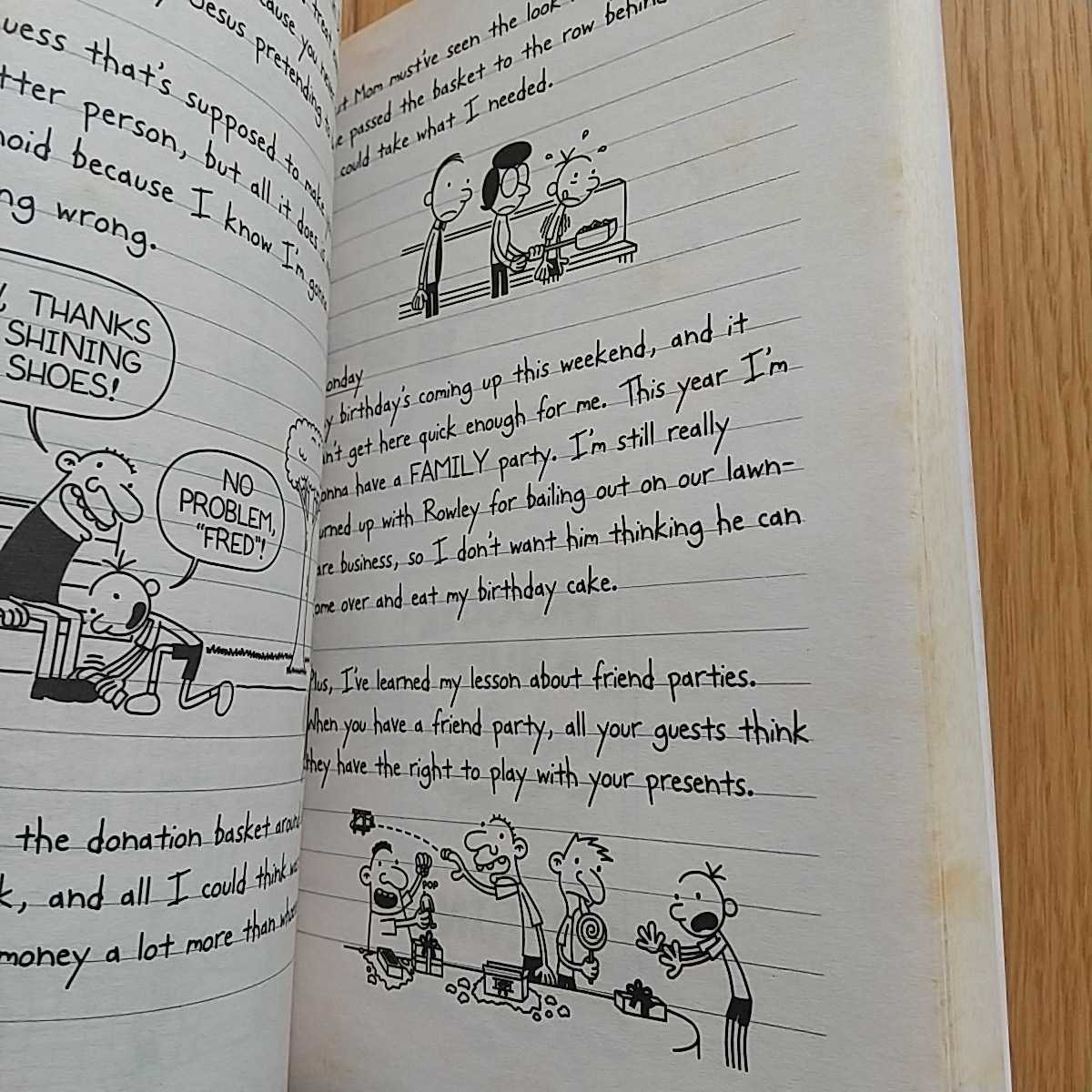 Diary of a Wimpy Kid: Dog Days (Book 4) 英語版 Jeff Kinney ※劣化によるシミあり 英語学習 洋書 ペーパーバック_画像5