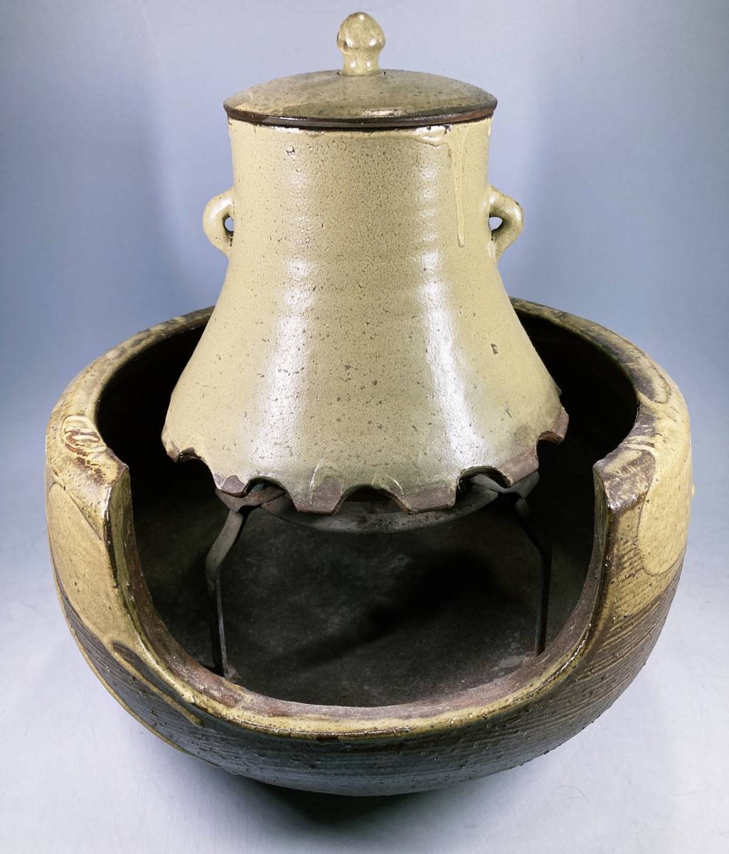 茶道具 陶器製 風炉 釜 【義山】五徳付 (220523け2) - 工芸品 茶道具 陶器製 風炉 釜 【義山】五徳付 (220523け2) - 工芸品