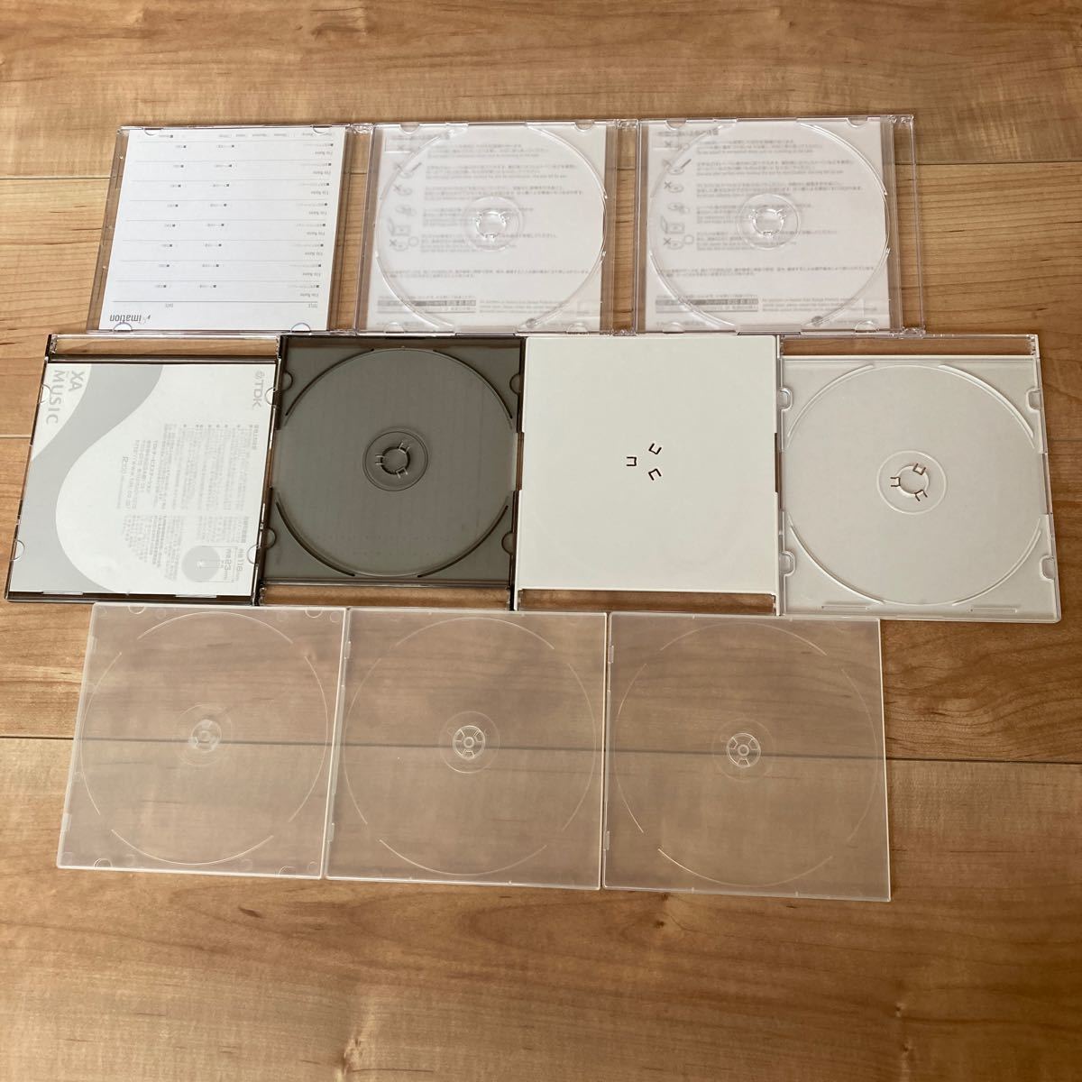 CD・DVD用プラ空ケース、縦125mm×横142mm×厚さ5mmが7枚と半透明125mm×125mm3枚の合計10枚です。中古品