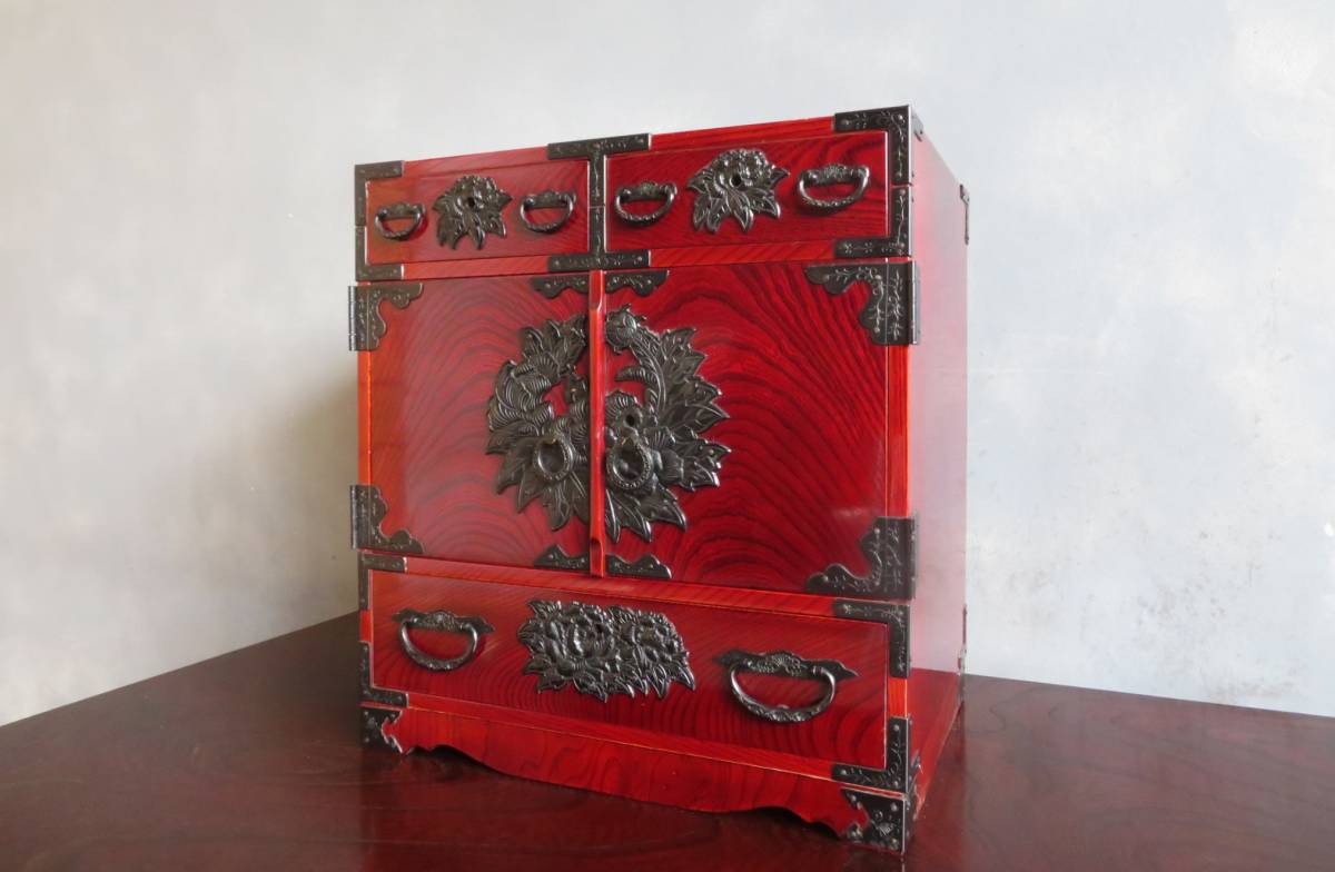 ヤフオク! - 仙台箪笥 欅 無垢 観音開き 小箪笥 小引き出し 中桐 牡...