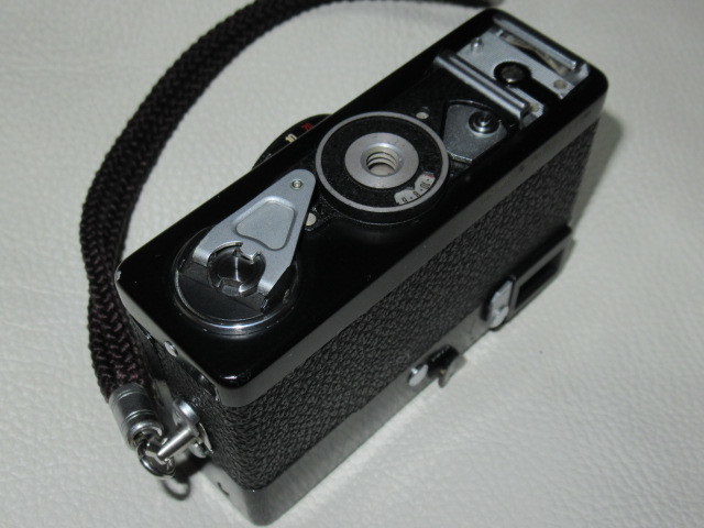 ■希少 美品 完動品 1980年代 整備済！Rollei 35（ローライ35） Tessar 40mm F3.5 シンガポール 純正ストロボ付（E15B）