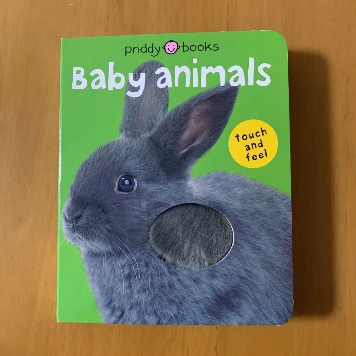 baby animals 英語絵本　洋書　しかけ絵本　触れる絵本