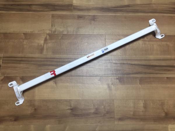 Ultraracing front strut tower bar Mercedes Benz w212 E220 E250 E350 E300 E400 E550