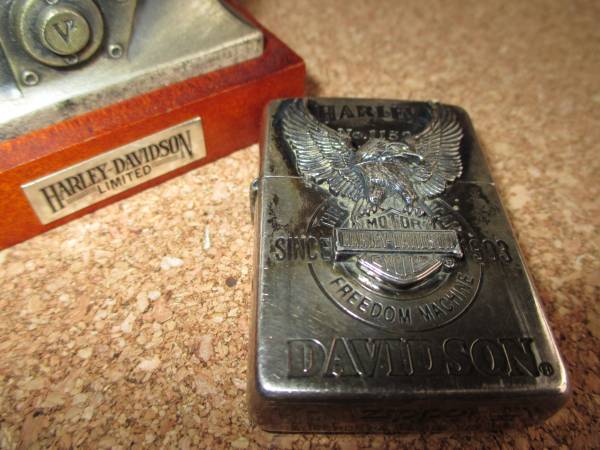 ZIPPO 『ハーレーダビッドソン 限定品 台座付き』HARLEY DAVIDSON