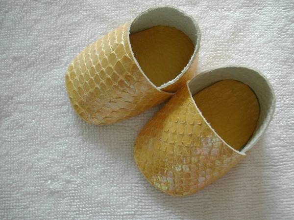 手作り やわらかお肌のぽぽちゃん履き変え用本革製靴 光る黄色_画像1