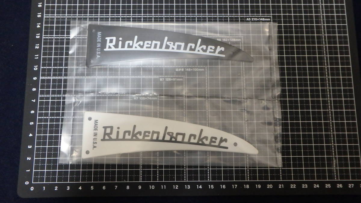 1円スタート【リプレイスメントパーツ】 ２枚組 リッケンバッカー 用 トラスロッドカバー 白 黒 rickenbacker type _画像2