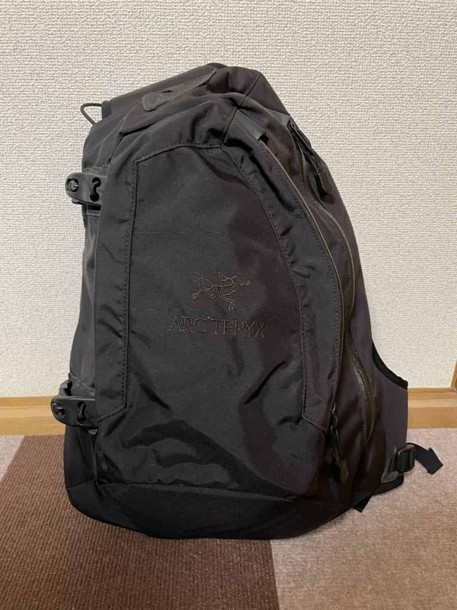 Yahoo!オークション - 絶版 希少 ARC'TERYX アークテリクス Yahoo!オークション - 絶版 希少 ARC'TERYX アークテリクス