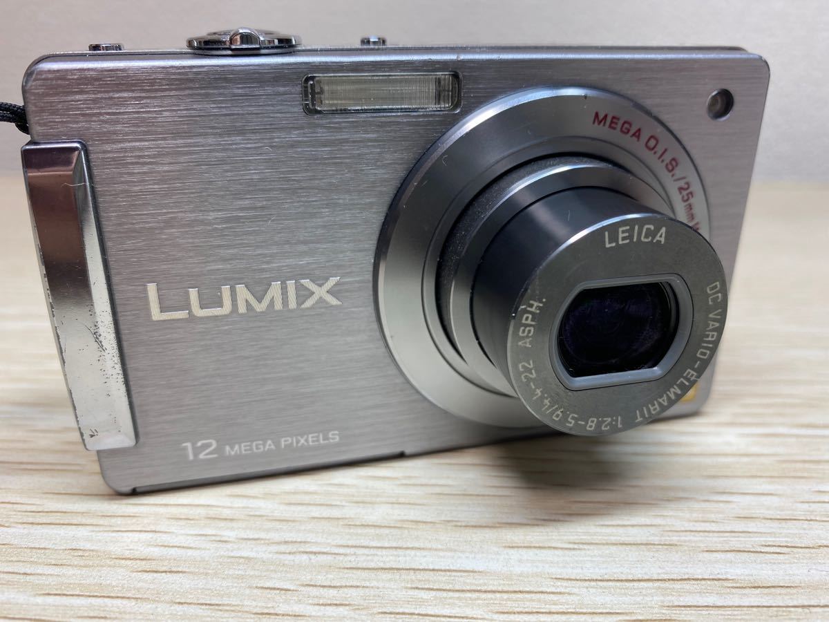 パナソニック Panasonic LUMIX DMC-FX550 SDカード付|PayPayフリマ Panasonic LUMIX DMC-FX550 パナソニック デジカメ