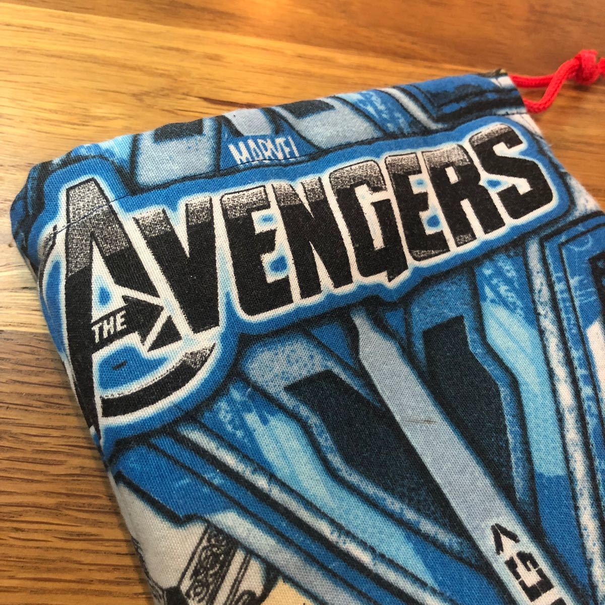 marvel コップ袋　巾着　Avengers アベンジャーズ　マーベル　小物入れ　巾着袋