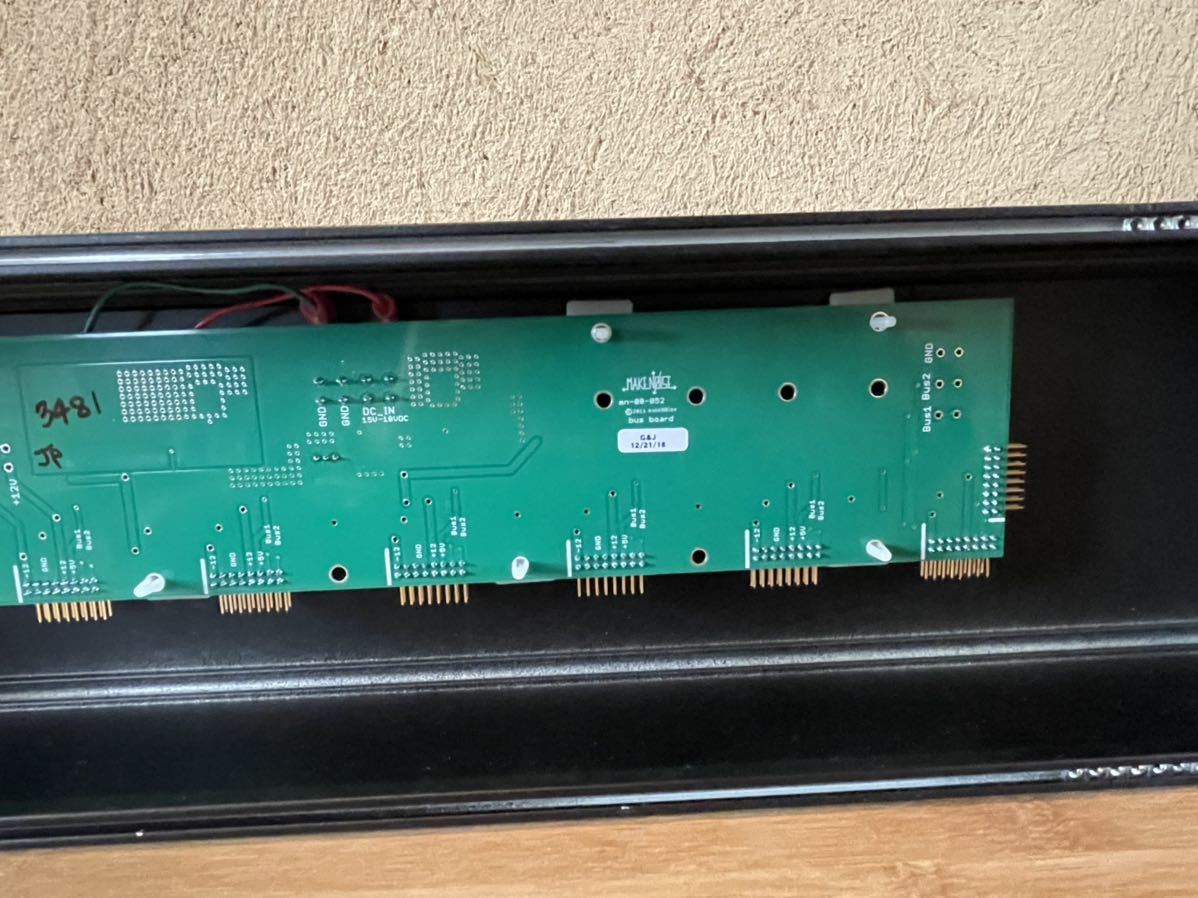 Make noise / Skiff 104HP 電源付き Eurorack Case メイクノイズ Make noise / Skiff 104HP 電源付き Eurorack Case メイクノイズ