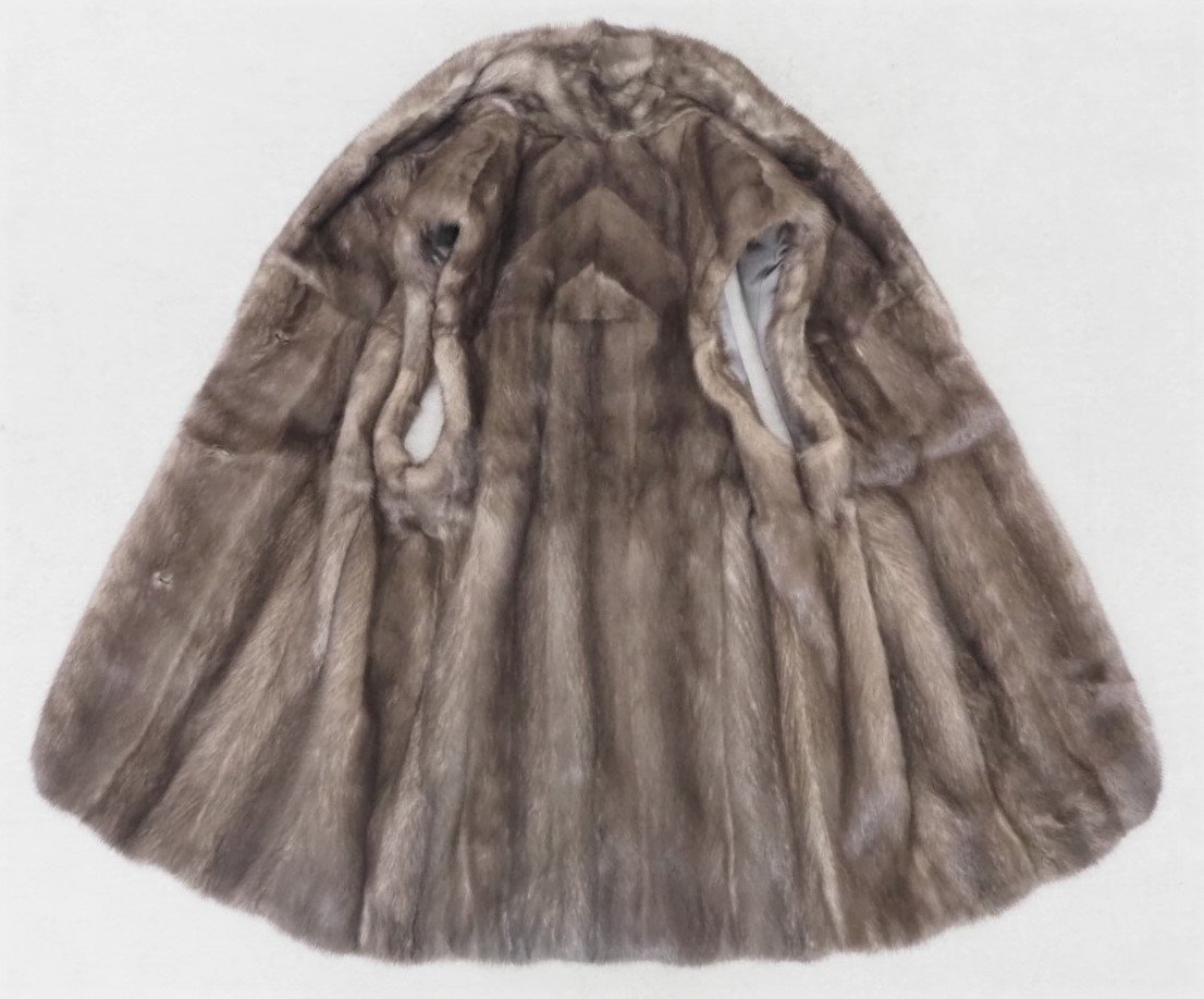 美品【 銀 SAGA MINK 】高級毛皮 ブルーアイリスミンク ベスト◇77cm丈