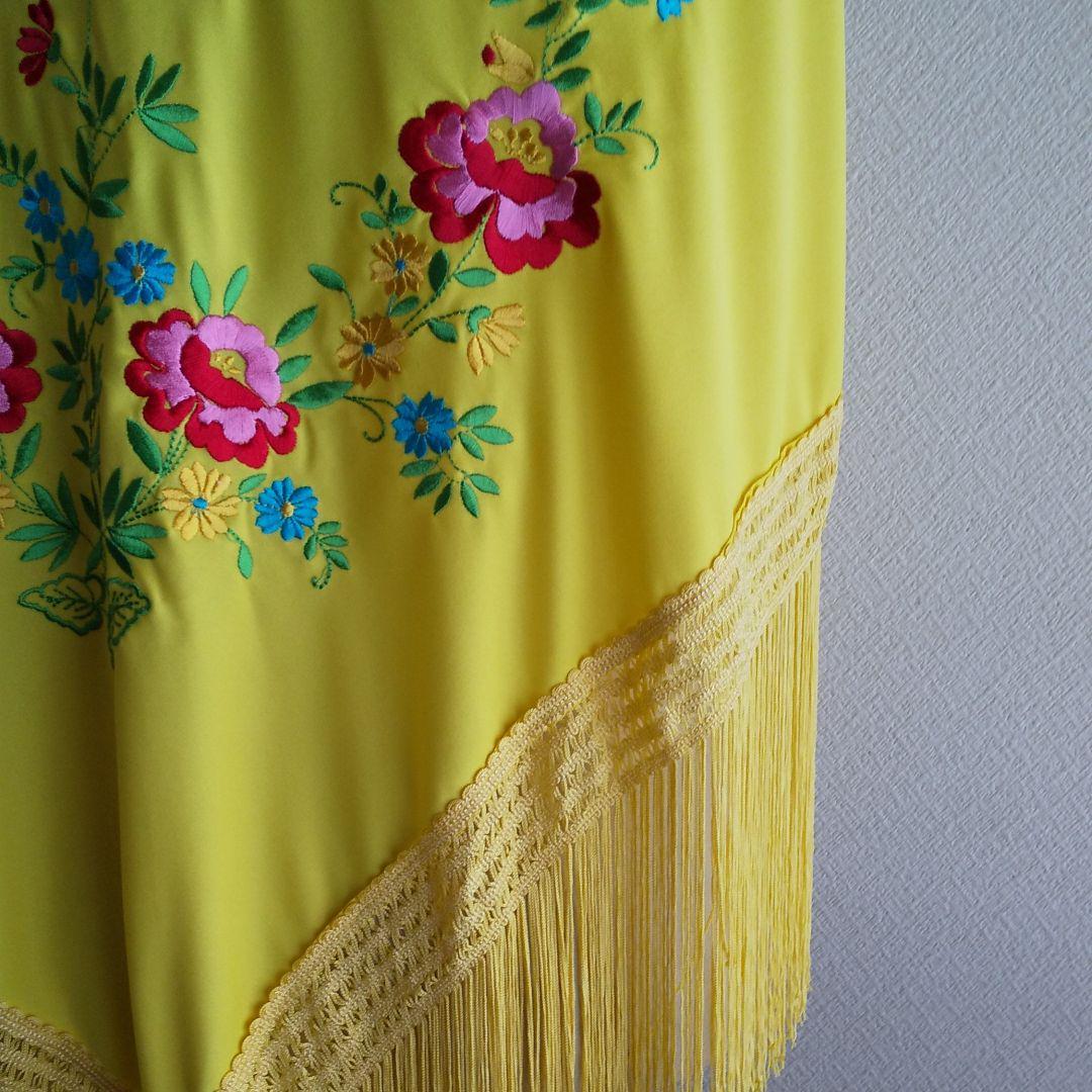 シージョ ストール 黄色にお花の刺繍 ロングフリンジ フラメンコ シージョ ストール 黄色にお花の刺繍 ロングフリンジ フラメンコ