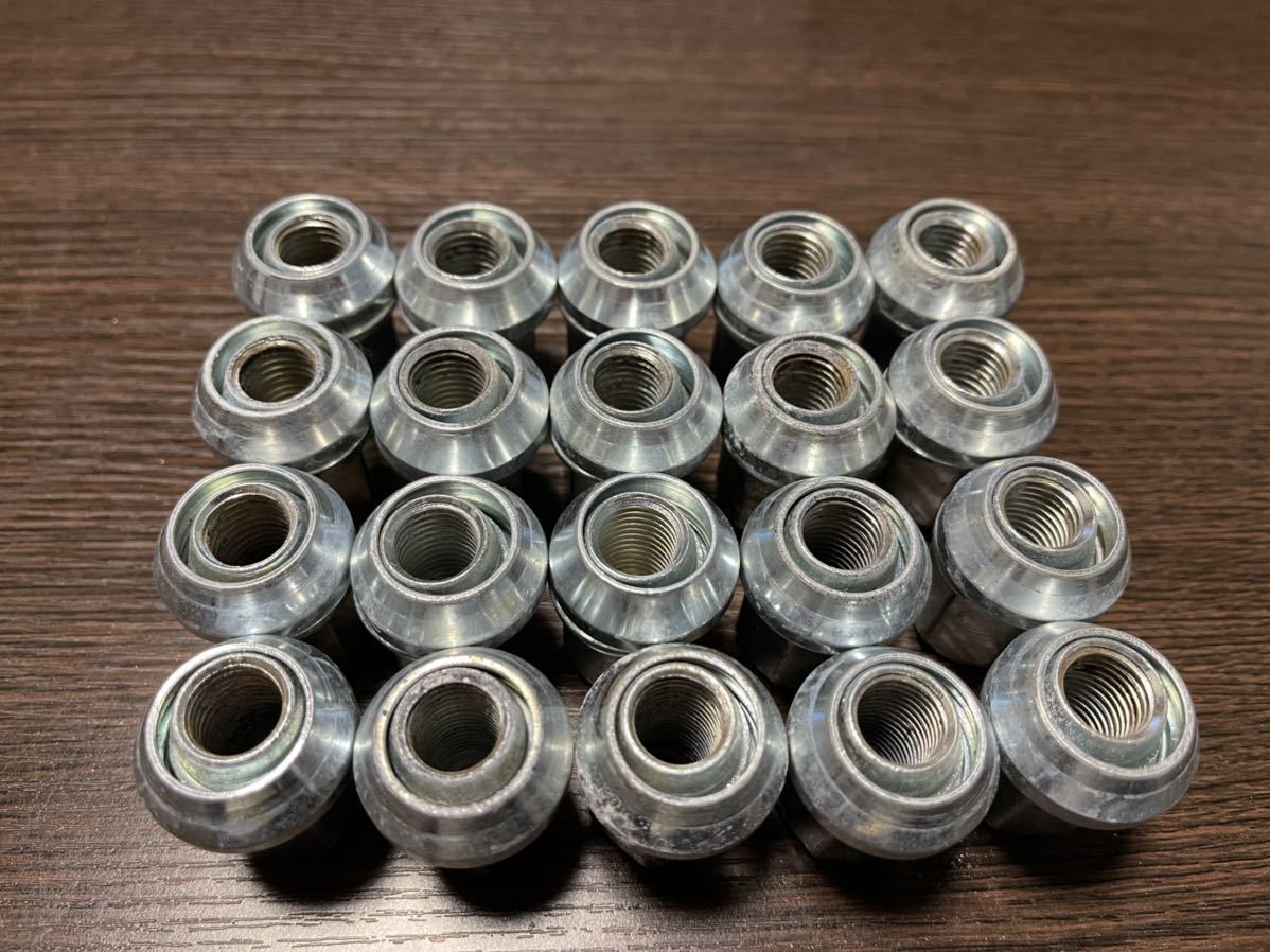 人気満点 新品未使用!MOMO製ホイールPCD変換スライドナット20個セット