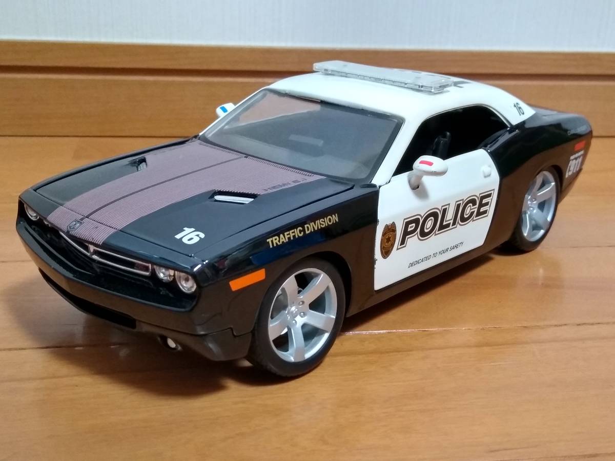 マイスト 1/18 ダッジ チャレンジャー パトカー MAISTO DODGE マイスト 1/18 ダッジ チャレンジャー パトカー MAISTO DODGE