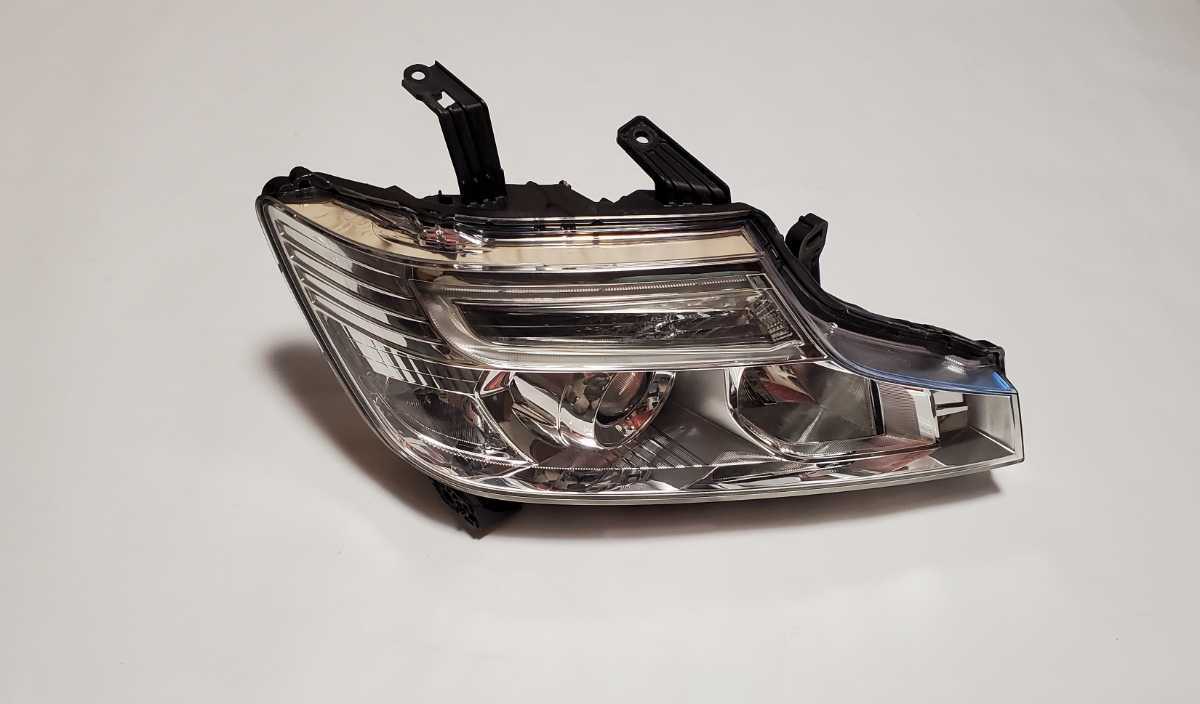 ホンダ ステップワゴン・RK5/RK6 純正 後期 ヘッドライト/ヘッドランプ 右 HID/キセノン ASSY ハーネスカット付 Z 標準 美品 新品交換歴有