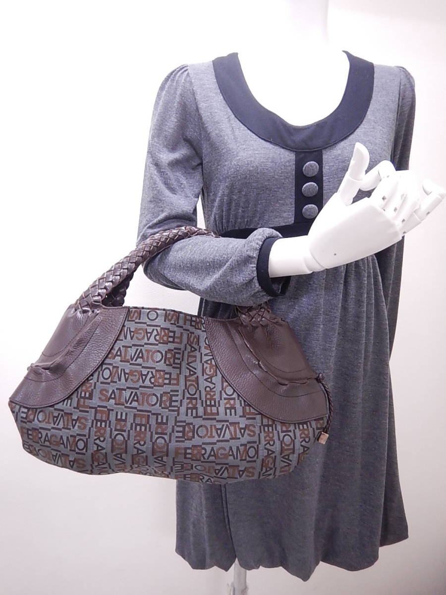 □Salvatore Ferragamo サルヴァトーレフェラガモ レザー キャンバス ...