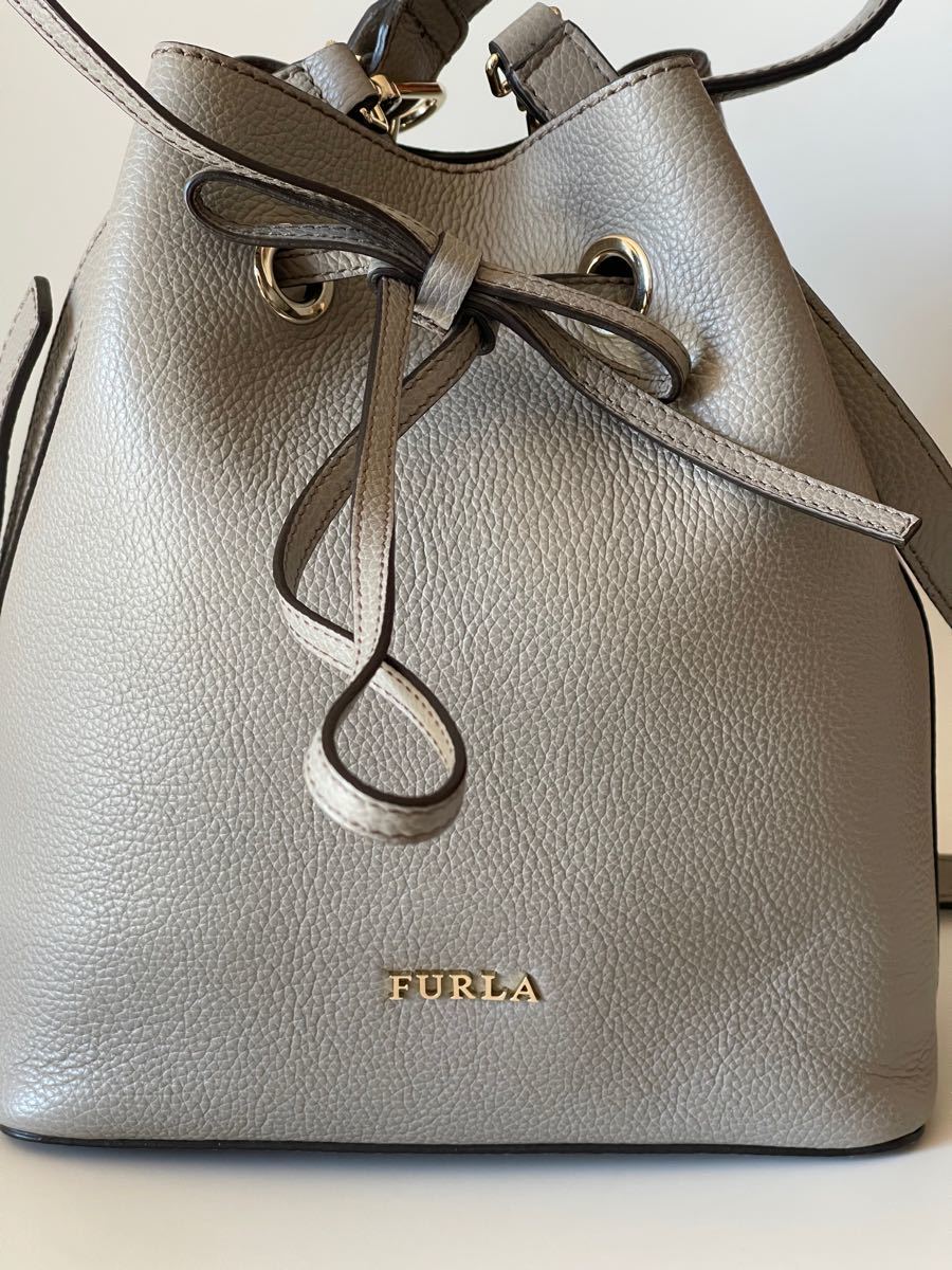 美品《FURLA フルラ》2way ショルダー バッグ 巾着バッグ 斜めがけ 