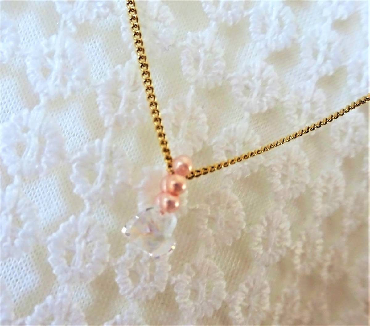 ハート型モチーフ　淡ピンク小粒パール　ネックレス