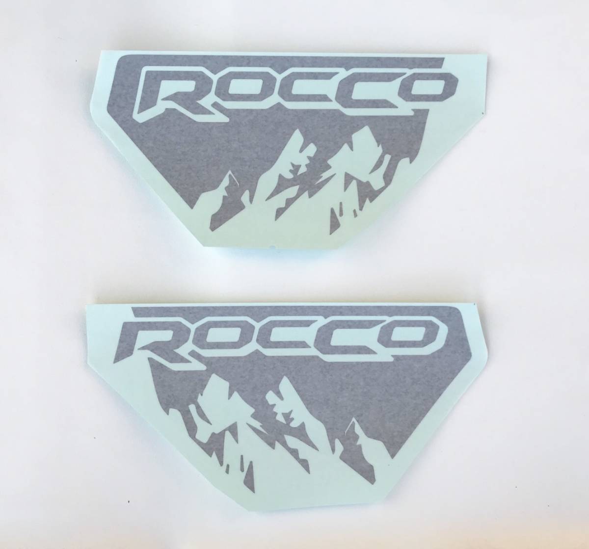 2020 ROCCO仕様 ベッドサイドデカール ダークトーン タイトヨタ純正部品 国内在庫 ステッカー ブラック 新型ハイラックス HILUX GUN125_左右セット