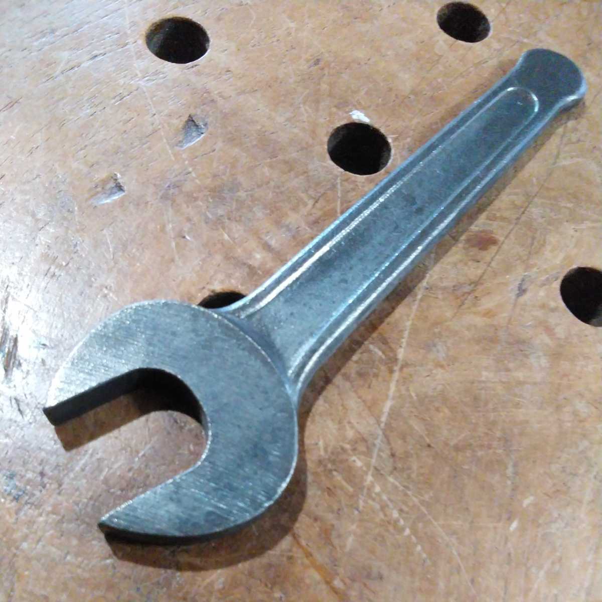  Suzuki loaded tool maintenance for tool one-side . wrench size inscription 17mm. old Logo S total length 137.2mm. tire lever equipped rare article 