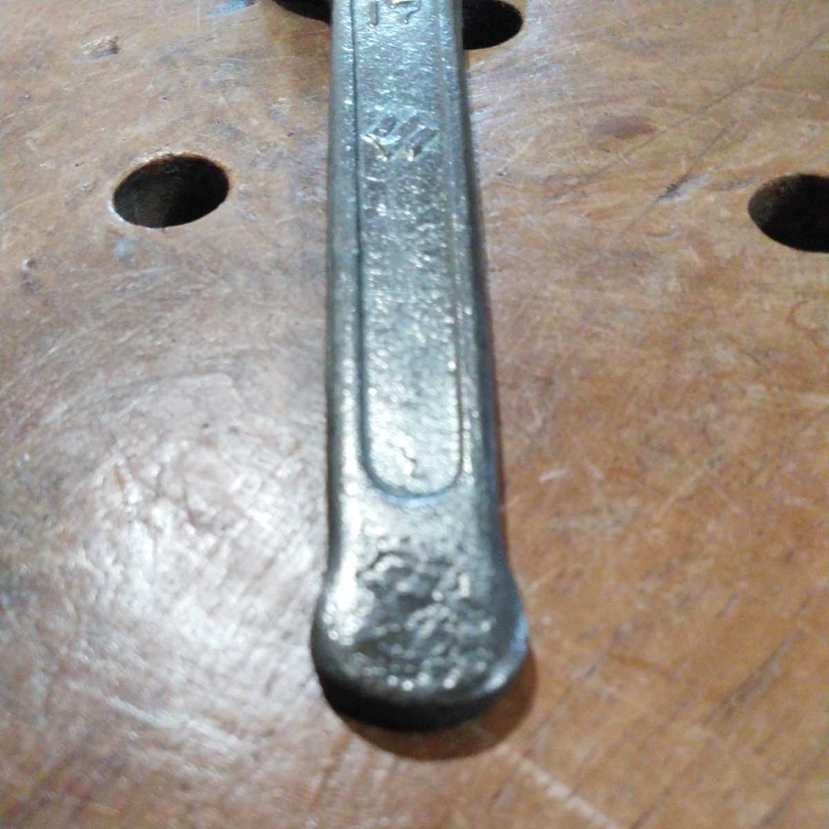  Suzuki loaded tool maintenance for tool one-side . wrench size inscription 17mm. old Logo S total length 137.2mm. tire lever equipped rare article 