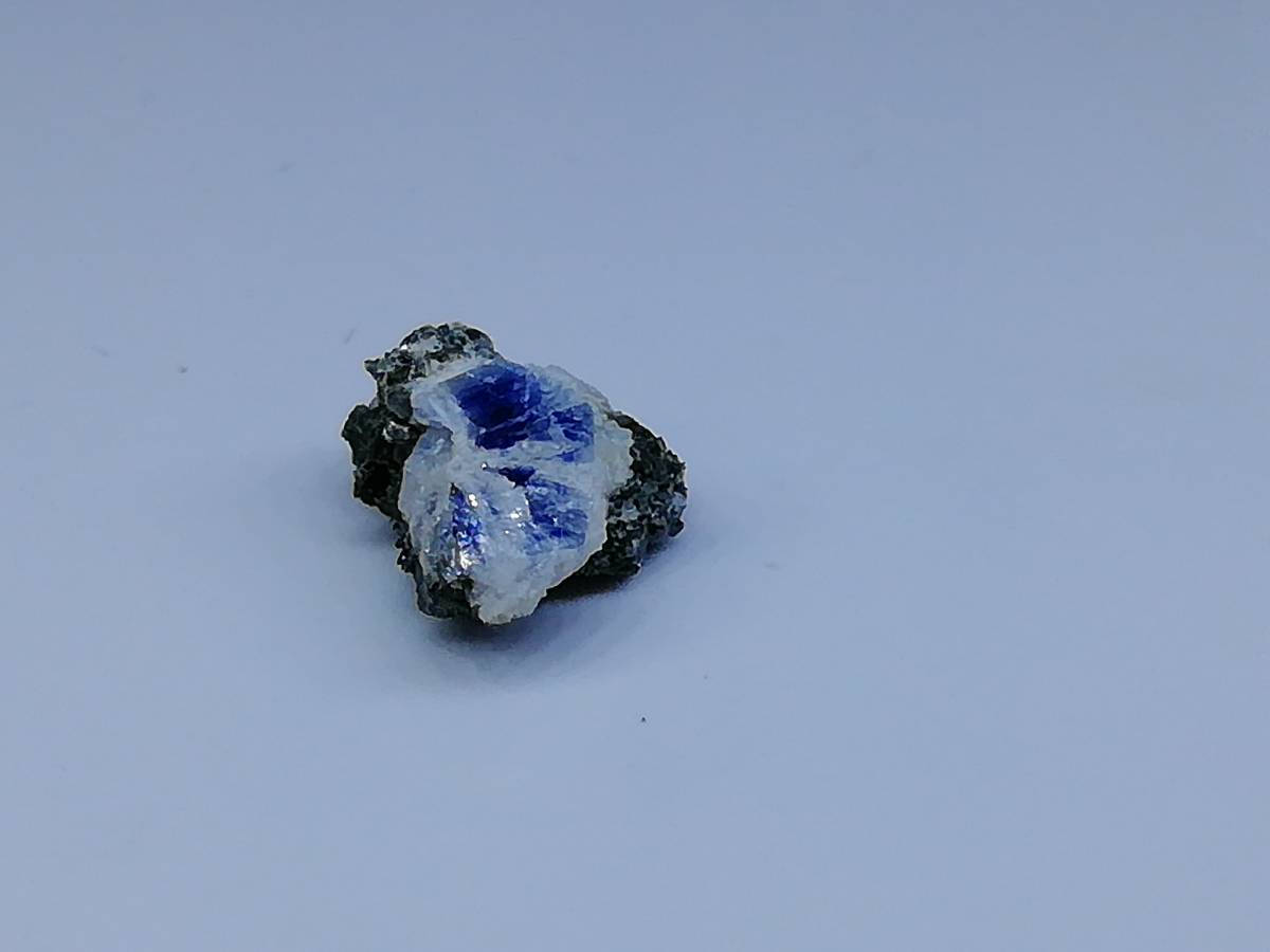 石川県産 コランダム 1440g 7200ct サファイア 鉱物 宝石 標本