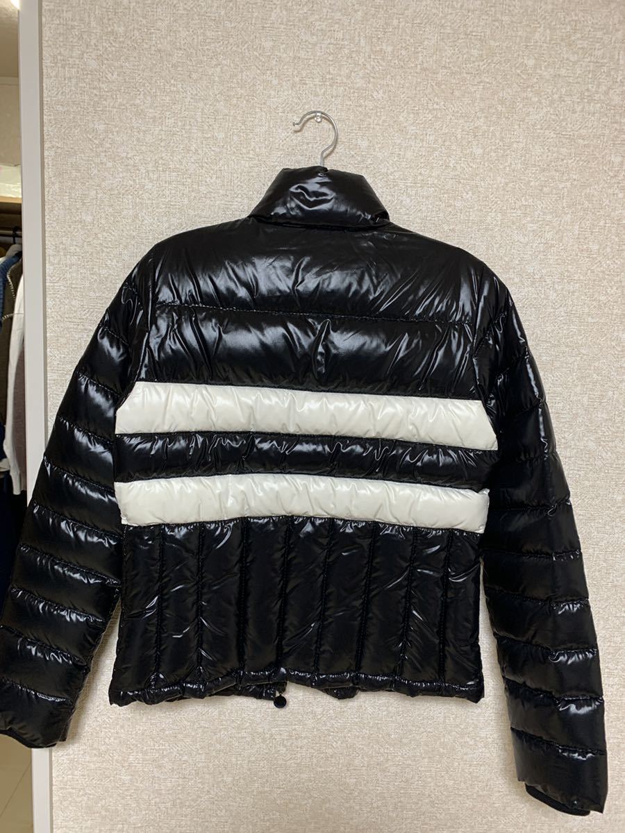 美品 確実正規品 モンクレール ダウンジャケットMONCLER THOMAS トーマス ダウンジャケット Size1 ブラック 男女共通 クリンニング済み_画像2