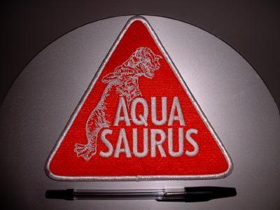 SAURUS/ Zaurus! dinosaur / triangle / red / badge / emblem /? * * Yahoo! shopping store / rare thing association *. beautiful . also large amount exhibiting!