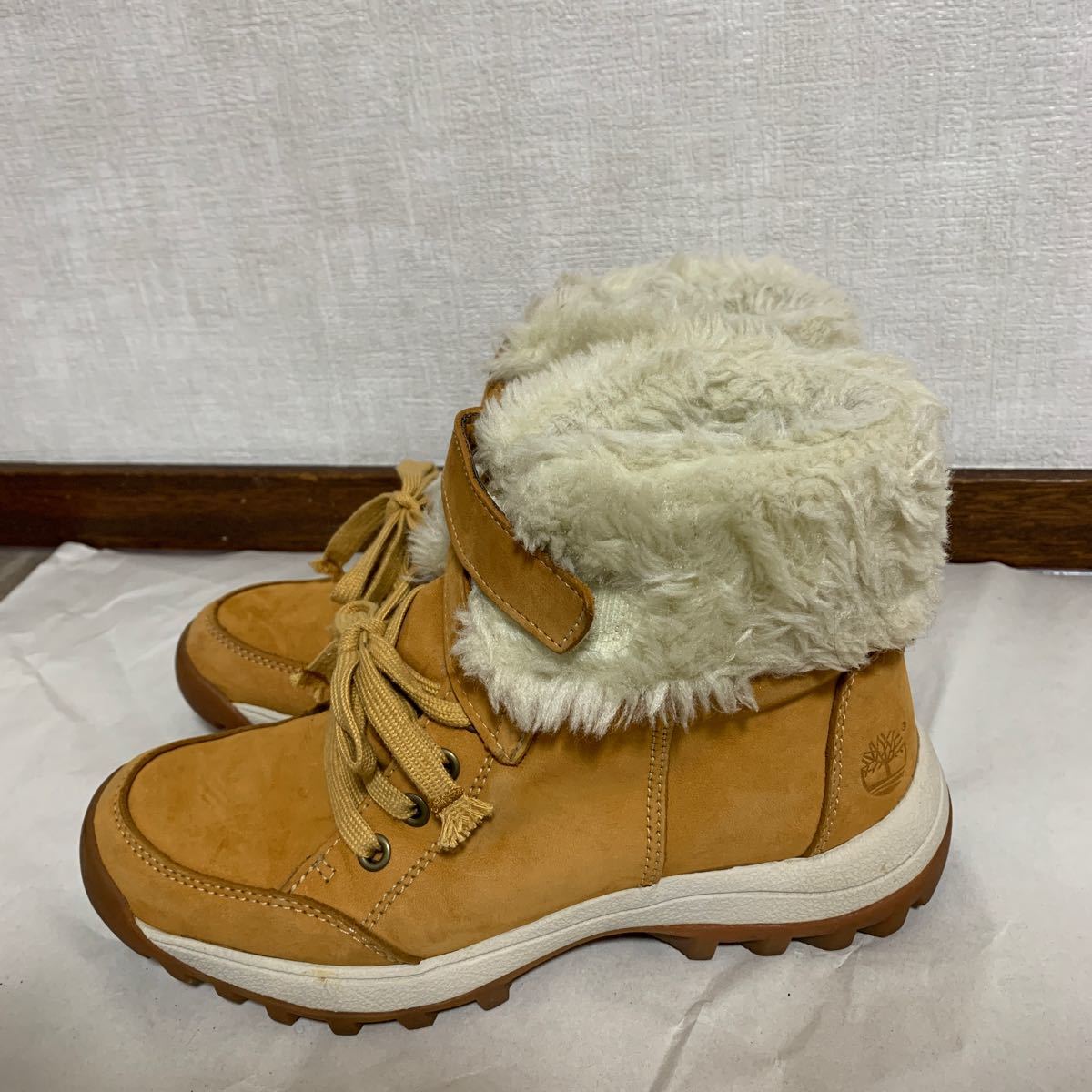 Timberland ハイカットスニーカー ショートブーツ もこもこ Timberland ハイカットスニーカー ショートブーツ もこもこ