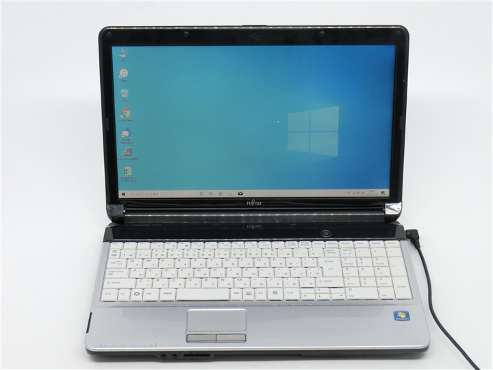 人気 カメラ内蔵/中古/15.6型/ノートPC/Windows10/新品S120GB/4GB/i5-M460/FMV FUJITSU AH530/2B Office搭載/HDMI/無線WIFI/テンキー 15インチ~ 人気 カメラ内蔵/中古/15.6型/ノートPC/Windows10/新品S120GB/4GB/i5-M460/FMV FUJITSU AH530/2B Office搭載/HDMI/無線WIFI/テンキー 15インチ~