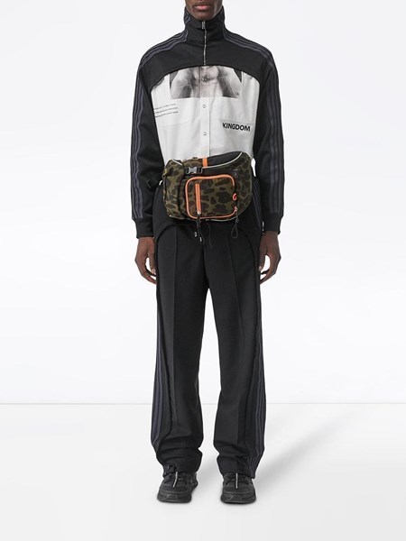 BURBERRY パンツ Black trousers with lateral band バーバリー