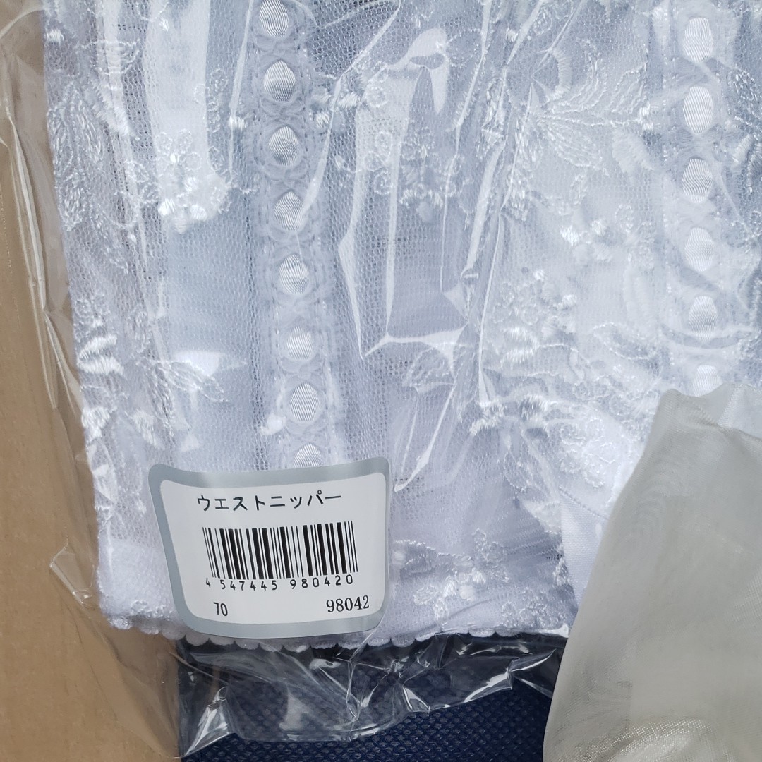 WITH A WHITE ブライダルインナー 未使用 タグ付き WITH A WHITE ブライダルインナー 未使用 タグ付き