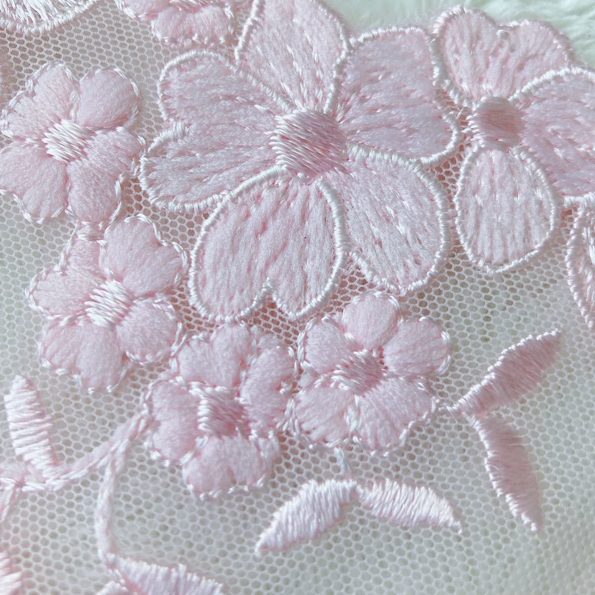 0140 上品なピンク花刺繍チュールレース　1m