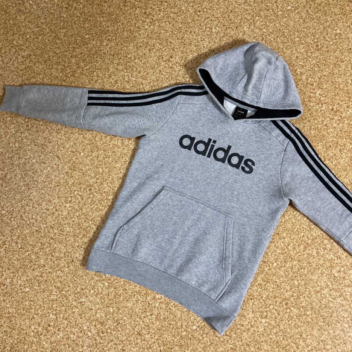 adidas アディダスパーカー フーディー スウェット