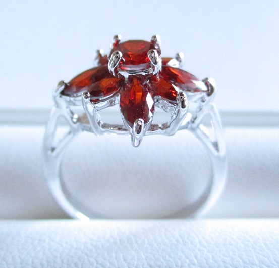 *WGF round &ma- Kiss CZ flower ring * garnet color 12 number 