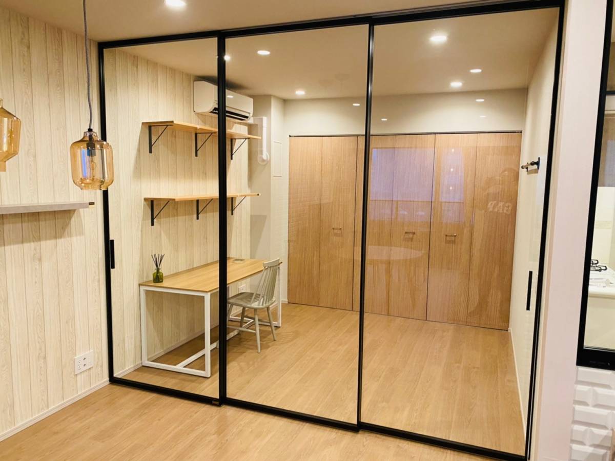 Yahoo!オークション - モデルルーム展示品 ガラス引戸/3枚 Yahoo!オークション - モデルルーム展示品 ガラス引戸/3枚