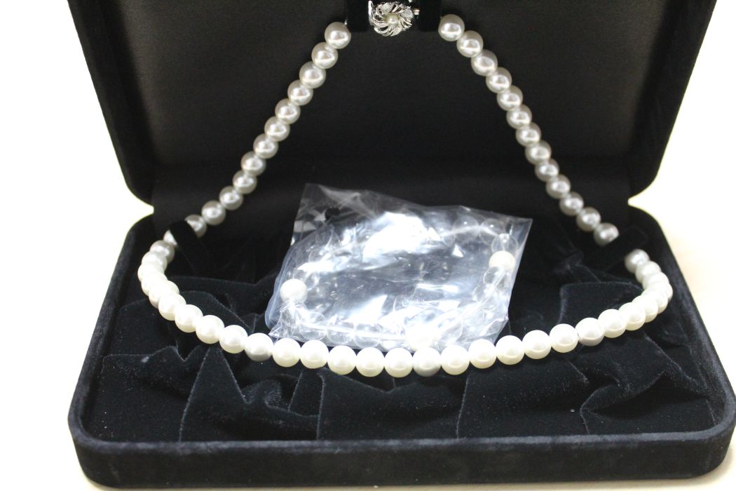 【送料無料】人工真珠磁気入りネックレス＆ブレスレット付きセット_画像1