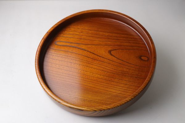 Yahoo!オークション - 美品 木製 厚みのある丸盆 直径32.5cm 和 Yahoo!オークション - 美品 木製 厚みのある丸盆 直径32.5cm 和