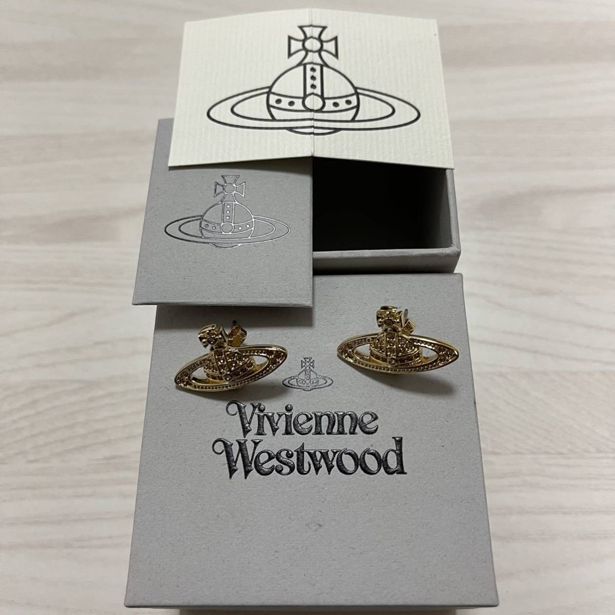 イヤリング、ピアス Vivienne Westwood(ヴィヴィアンウエストウッド)⑧ ゴールドビックオーブピアス イヤリング 新品 未使用 箱付き