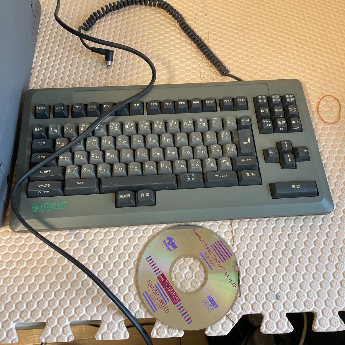 FUJITSU FMTOWNS-2 旧型PC FM TOWNS モデルJISキーボード FMT-KB101
